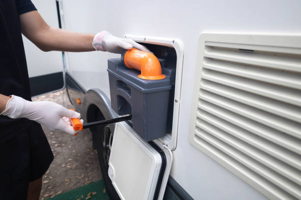 Best Portable restroom trailer rental  in East Moline, IL